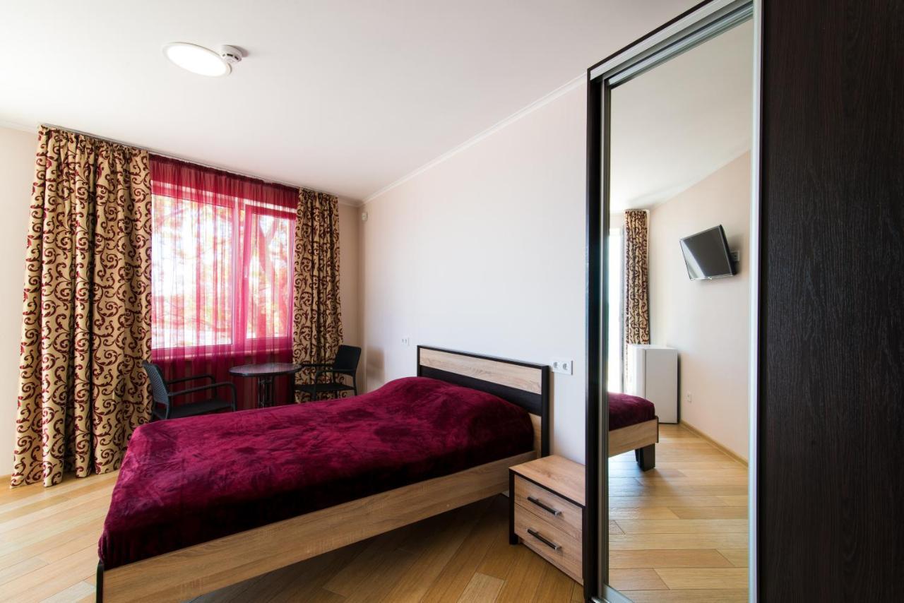 Hotel Tsvetok Oldenburg Bagian luar foto