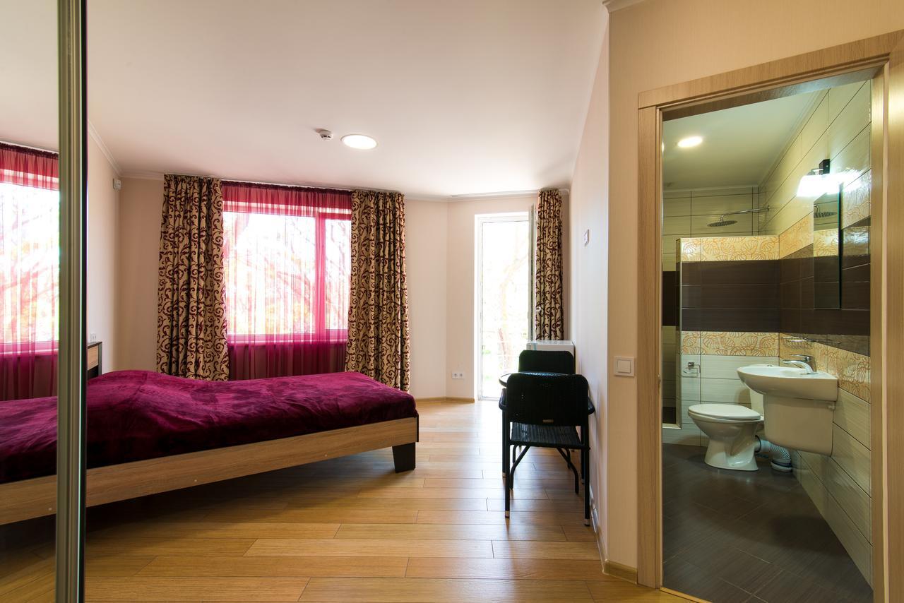Hotel Tsvetok Oldenburg Bagian luar foto