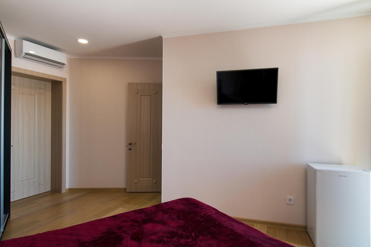 Hotel Tsvetok Oldenburg Bagian luar foto